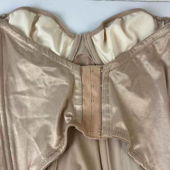 VTG Victoria’s Secret Nude Mesh Corset Top, 36C - Picture 6 of 7